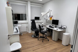 HNO Praxis im DEZ – Michael Schneider und Dr. med. Hermann N. Hilber – Regensburg