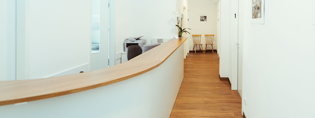 Dr. med. Maria Knapheide - Berlin 1 AF1QipO6K2KkJv3IR2yVOenJpEPwmfiKvt2r3k6bLQISw640 h240 k no