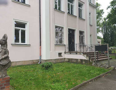 Frau Dipl.-Med. Ute Haubold - Dresden 1 AF1QipPDOVP QSB6KFVzilEpwgOMjXmoE3A fW7OnL1Hw408 h317 k no