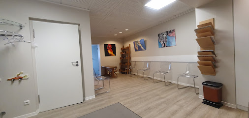 HNO Annekarine Sanchez-Kersting - Hamburg 1 AF1QipMVHxontZJeNliMlbKTXDdAIETMvUQnXDHRCJfww506 h240 k no