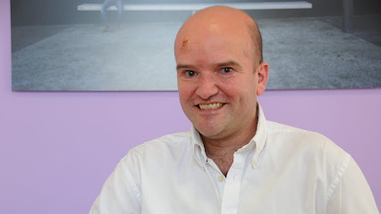 Herr Dr. med. Johannes Bochinger - Reutlingen 1 AF1QipPq5ZKWhz30OHRFqXgA5Aqwp7TTYLFz9nnTWOzew426 h240 k no